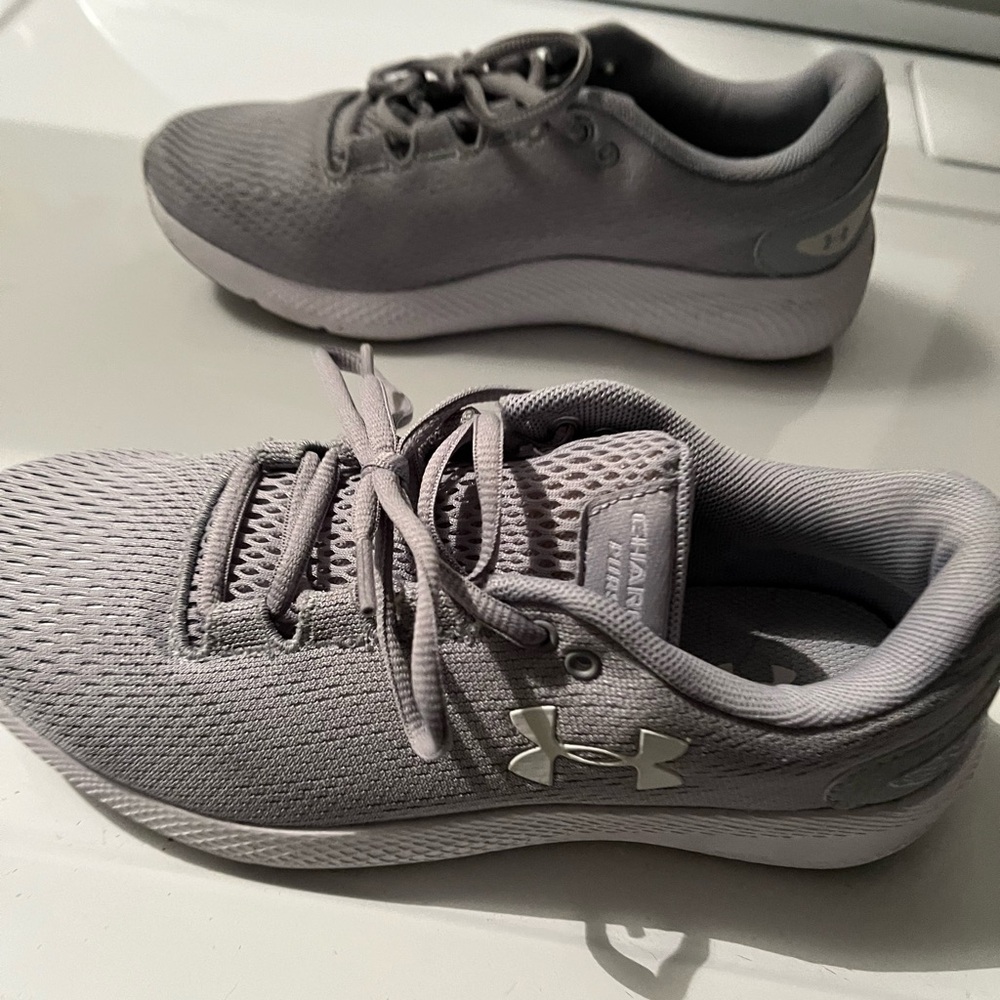 Under Armour Sneakers